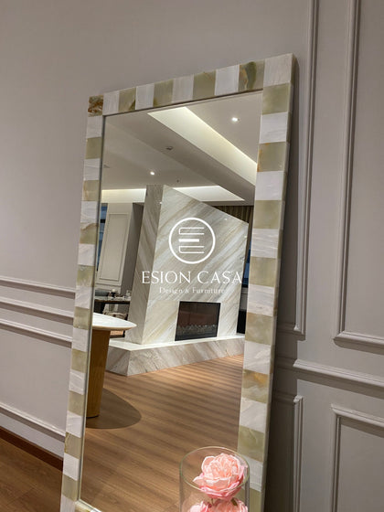 Nola Ridge Mirror — interior view 06