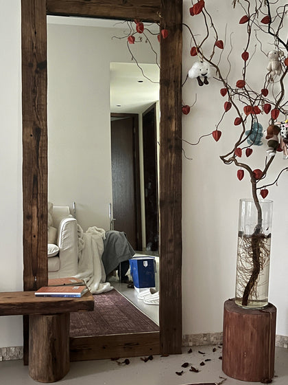 Selene Ridge Mirror — interior view 04