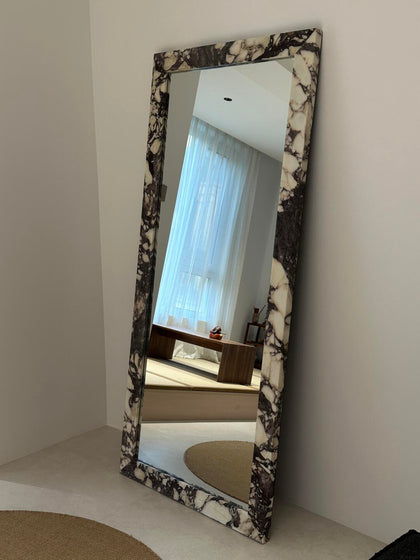 Solace Ridge Mirror — interior view 06