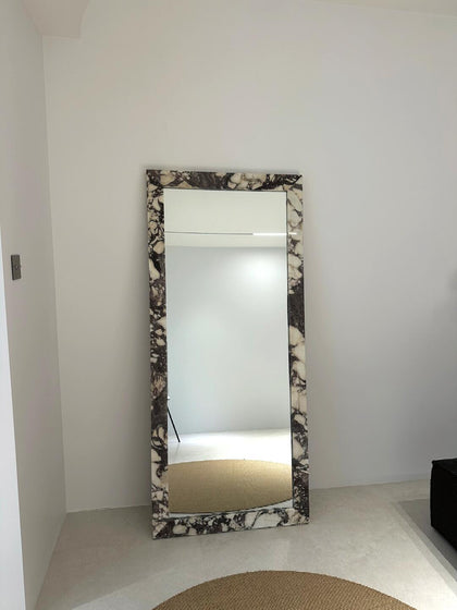 Solace Ridge Mirror — interior view 07