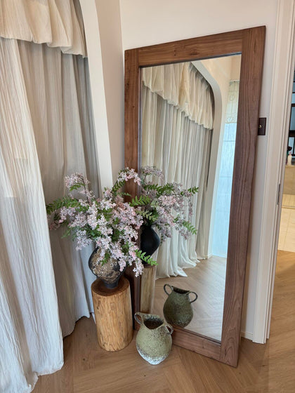 Sylvan Ridge Mirror — interior view 05