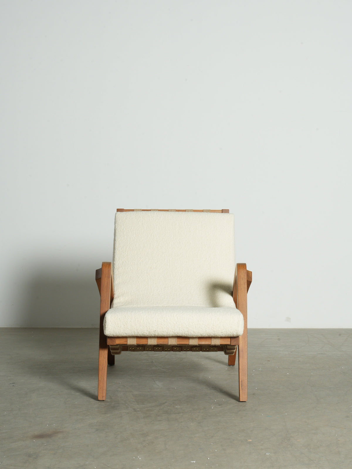 Willow Vale Armchair — interior view 04