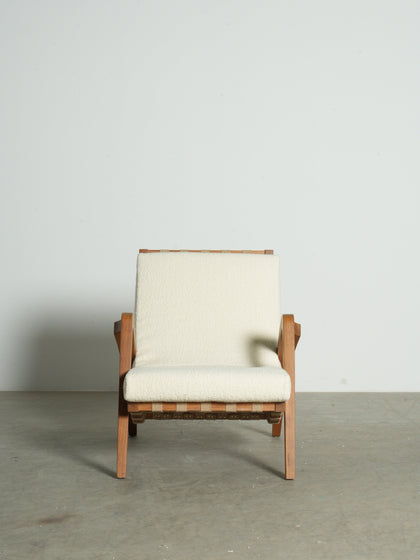 Willow Vale Armchair — interior view 04