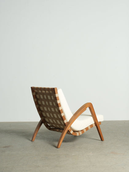 Willow Vale Armchair — interior view 09