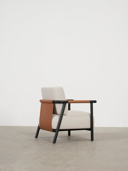 Alder Vista Armchair — interior view 03