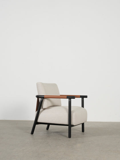 Alder Vista Armchair — interior view 05