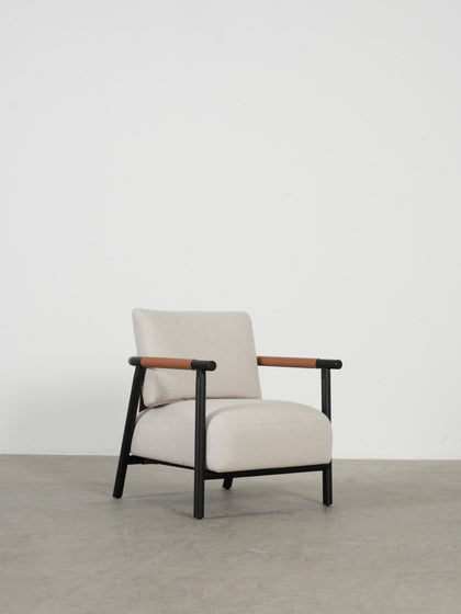 Alder Vista Armchair — interior view 06