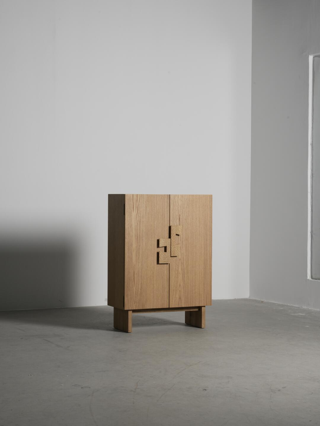 Rowan Vista Cabinet — interior view 03