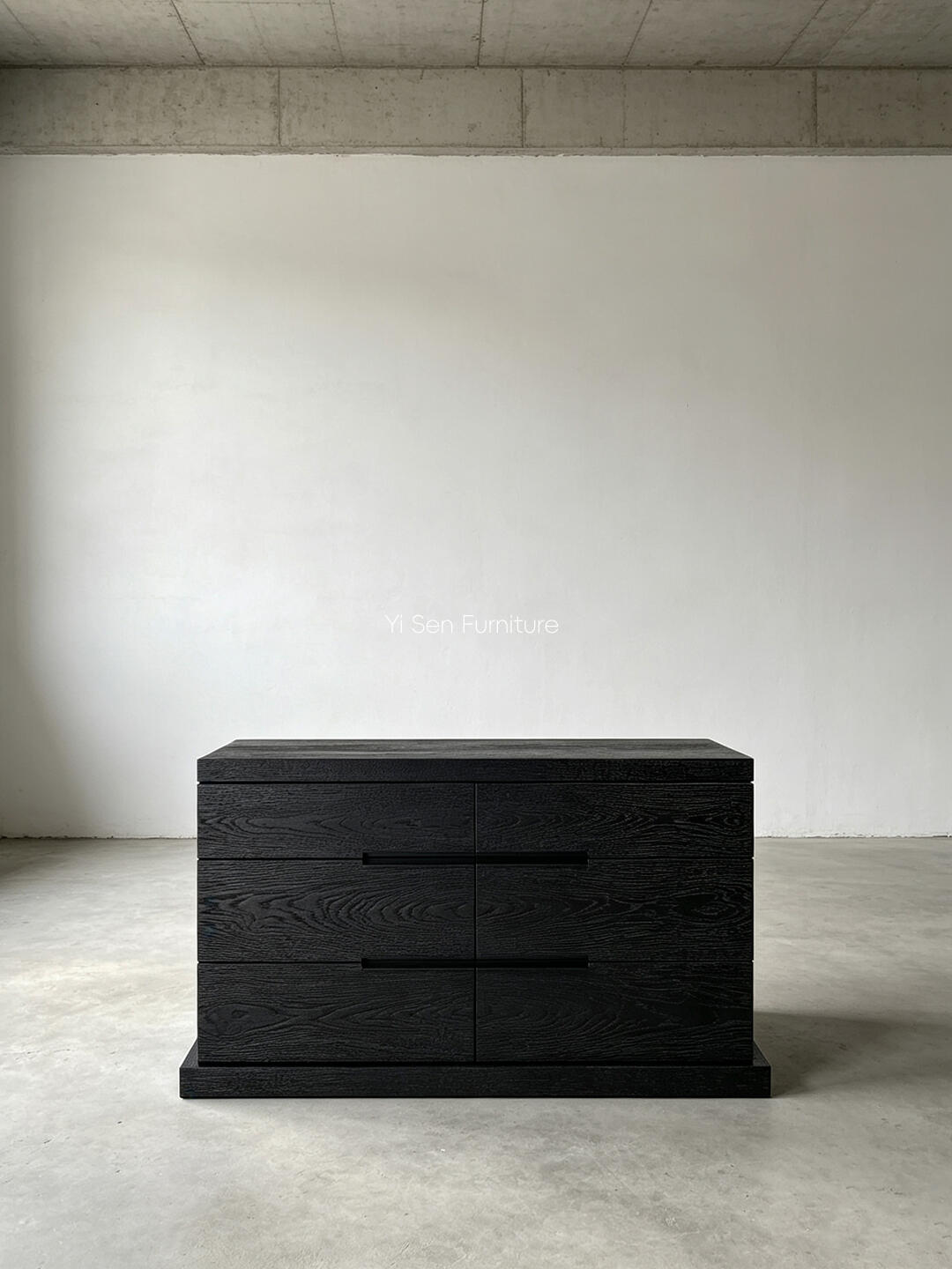 One silhouette. Your dimensions, comfort and finish.