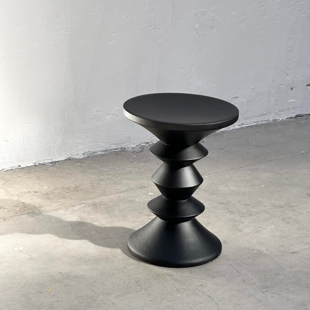 Cove Wells Coffee Table — interior view 04