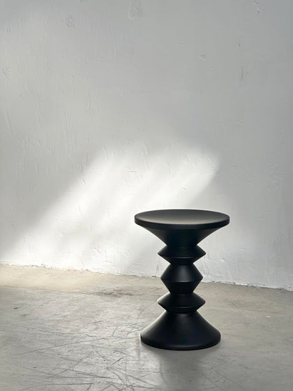 Cove Wells Coffee Table — interior view 05