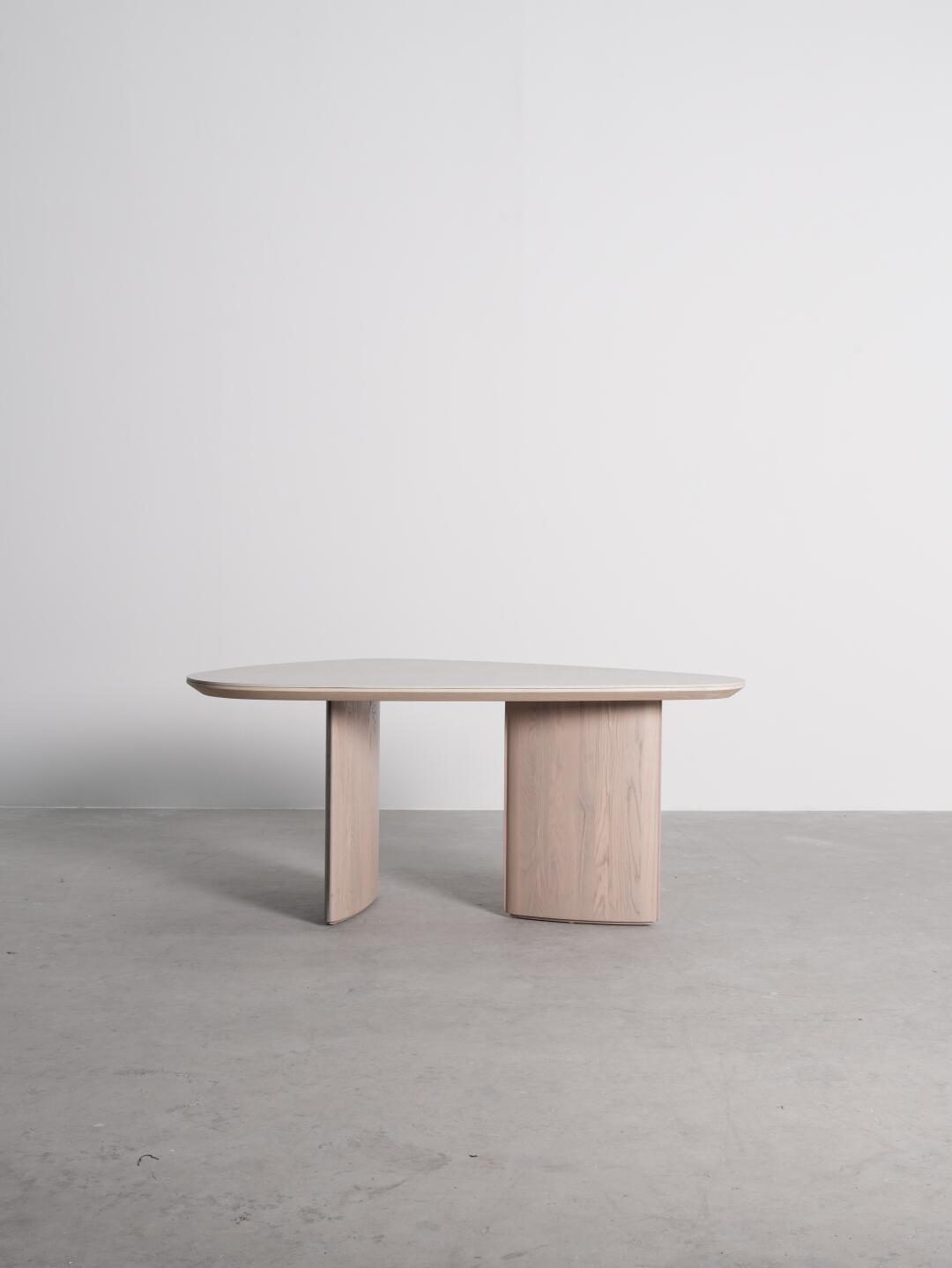One silhouette. Your dimensions, comfort and finish.