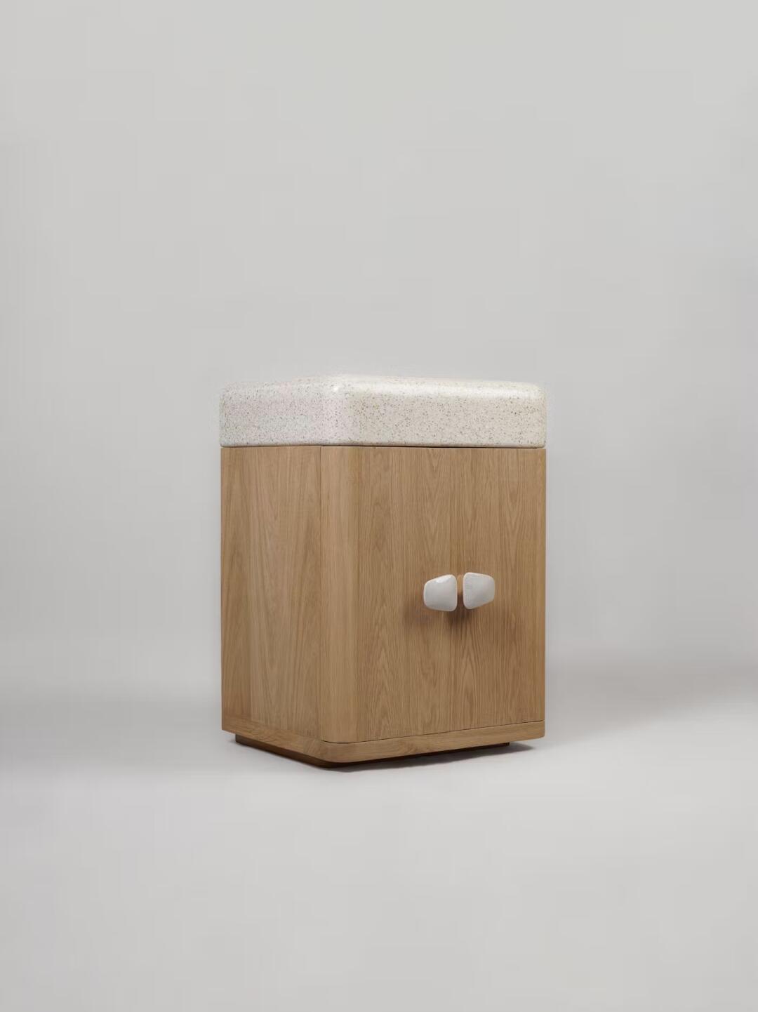 Iris Court Decorative Object — interior view 04