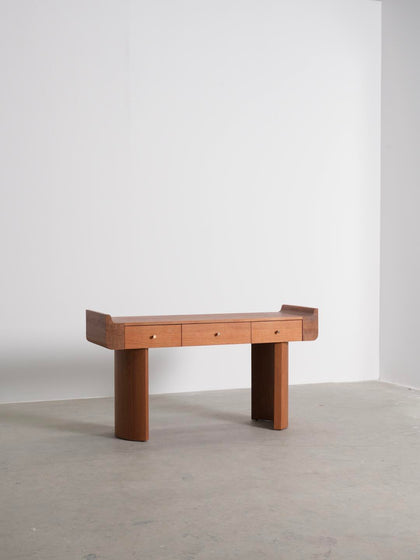 Dover Loft Desk — interior view 03