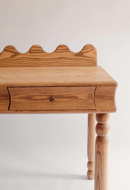 Elm Loft Desk — interior view 06