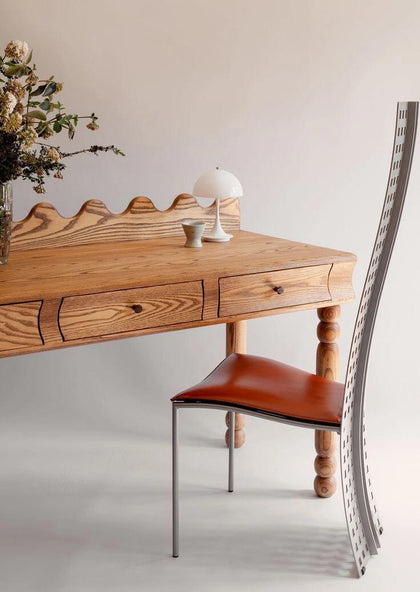 Elm Loft Desk — interior view 08