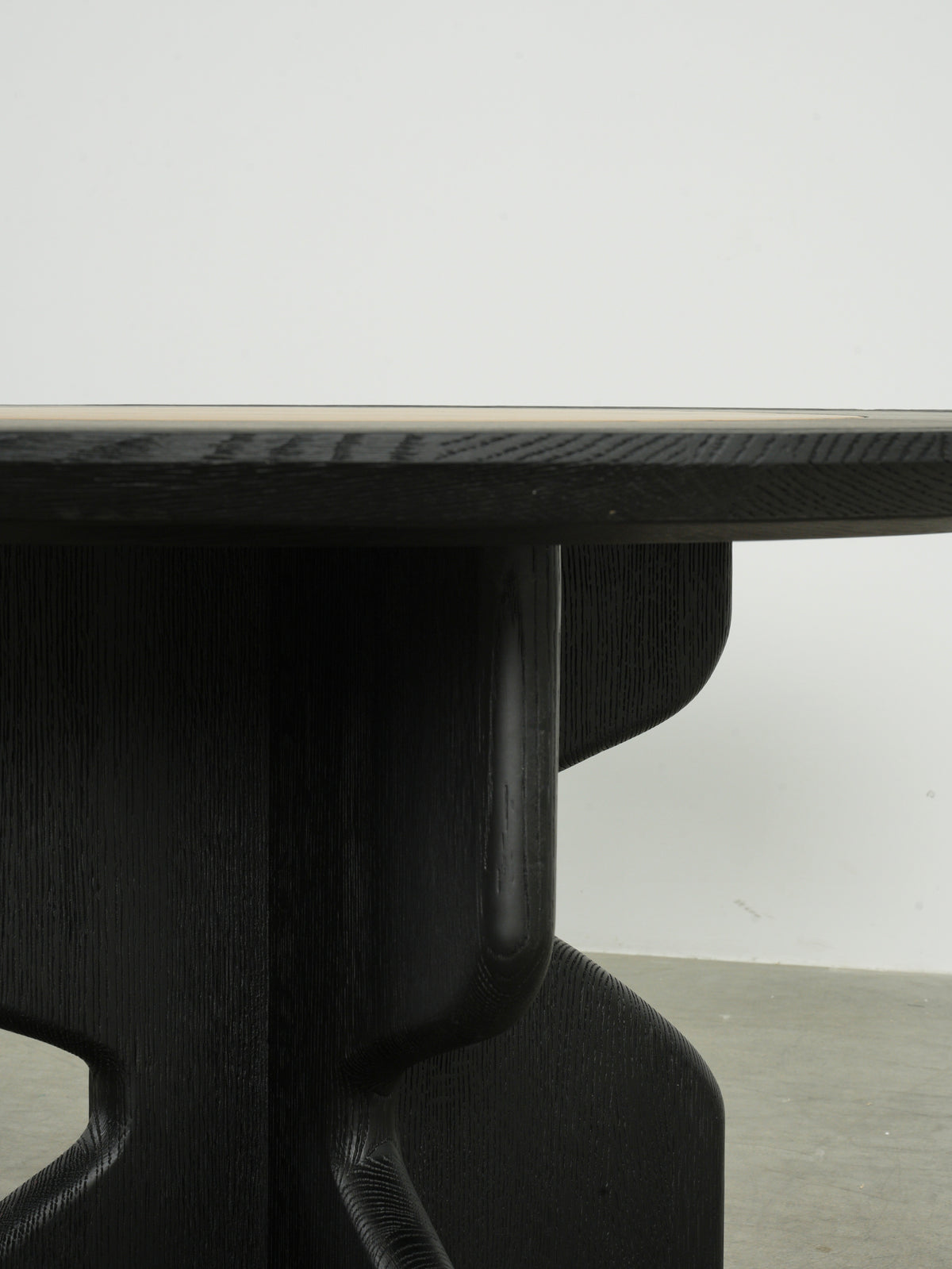 One silhouette. Your dimensions, comfort and finish.
