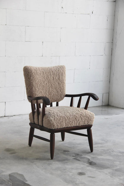 Celine Point Lounge Chair — interior view 03
