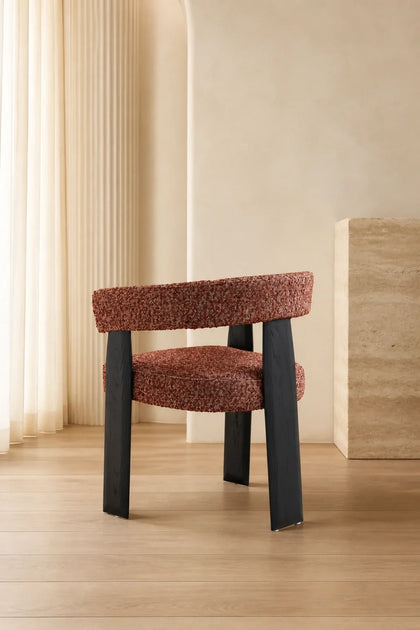 Dahlia Point Lounge Chair — interior view 06