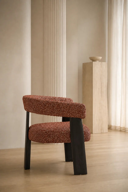 Dahlia Point Lounge Chair — interior view 07