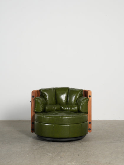 Elm Point Lounge Chair — interior view 04