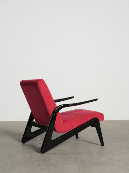 Ember Point Lounge Chair — interior view 03