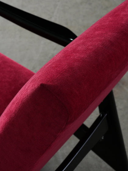 Ember Point Lounge Chair — interior view 08