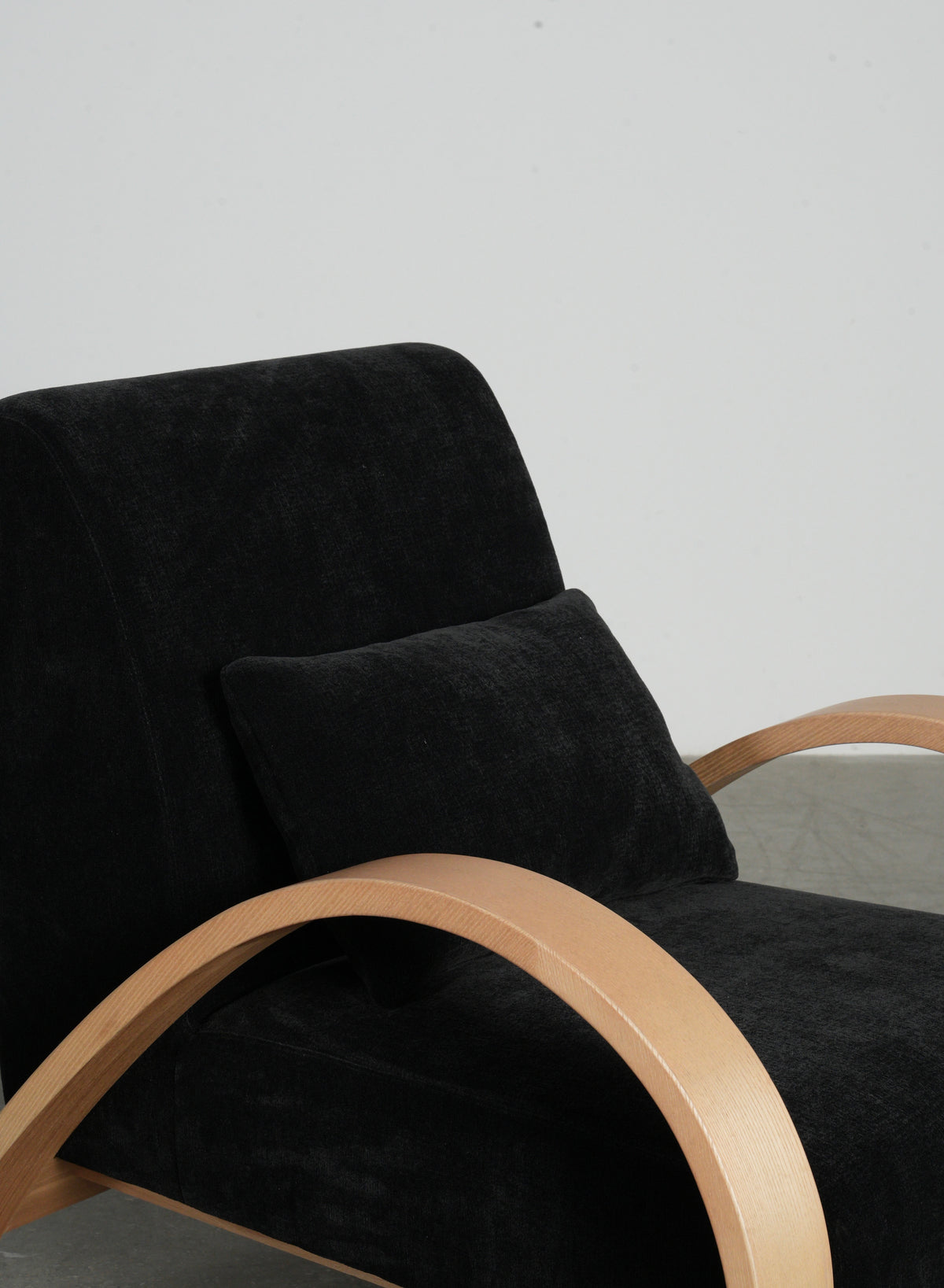 One silhouette. Your dimensions, comfort and finish.