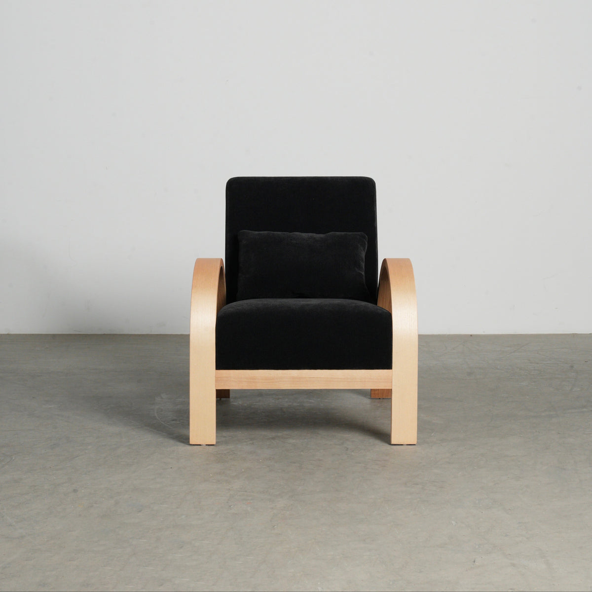 Fawn Point Lounge Chair — interior view 08