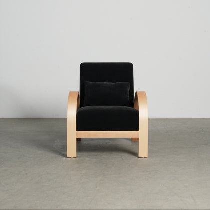 Fawn Point Lounge Chair — interior view 08