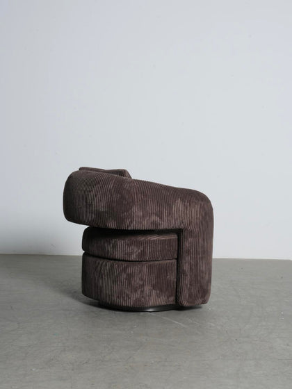Glen Point Lounge Chair — interior view 08