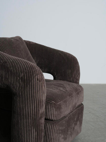 Glen Point Lounge Chair — interior view 10