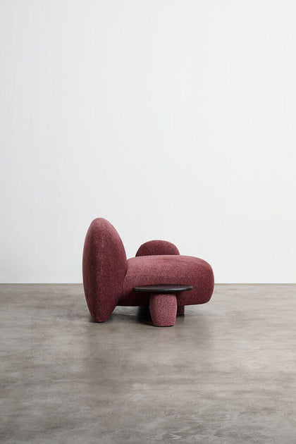 Iris Point Lounge Chair — interior view 06