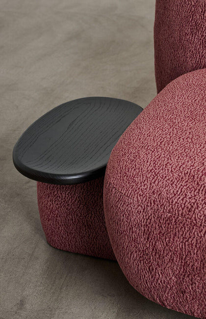 Iris Point Lounge Chair — interior view 08