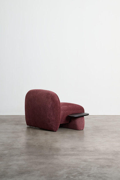 Iris Point Lounge Chair — interior view 09
