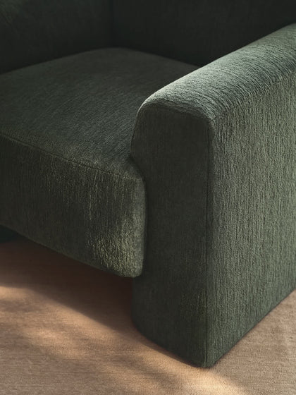 Ivory Point Lounge Chair — interior view 06