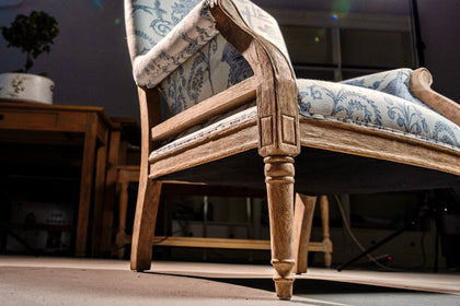 Luna Point Lounge Chair — interior view 07