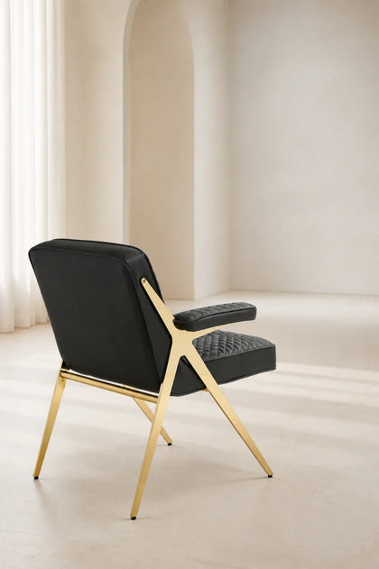 Marlow Point Lounge Chair — interior view 03