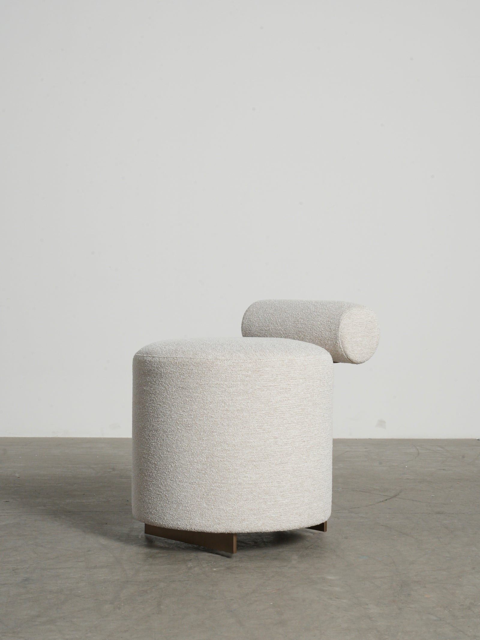 One silhouette. Your dimensions, comfort and finish.