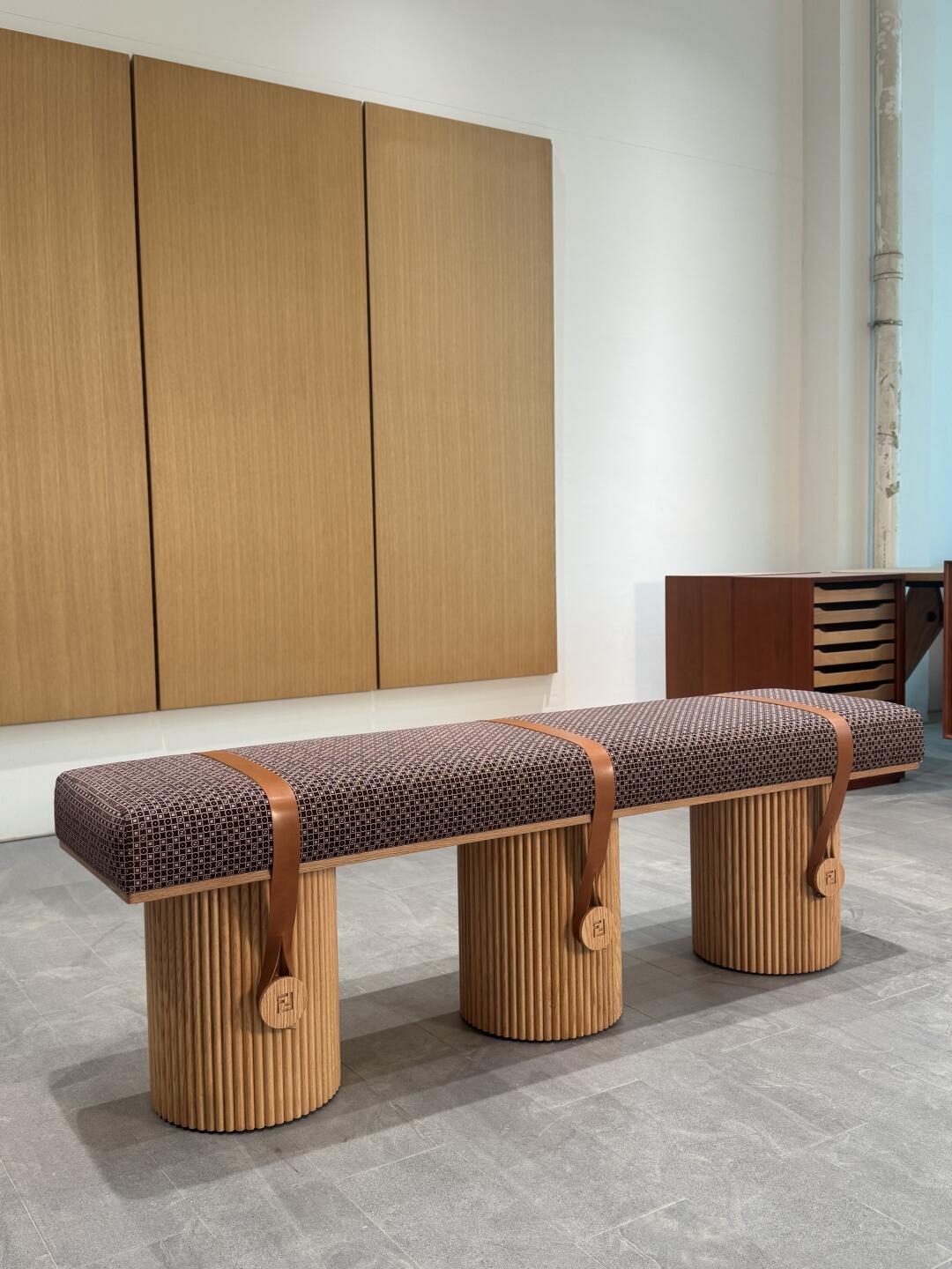 One silhouette. Your dimensions, comfort and finish.