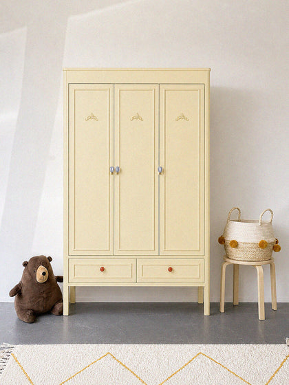 Marlow Lake Wardrobe — interior view 04
