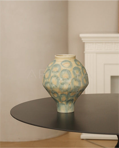 Jingdezhen Vintage Wabi Sabi Vase Designer - scene