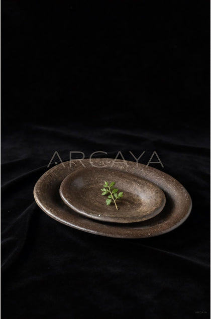 Amu Collab Brown Sand Glaze Oval Stoneware Plate - scene