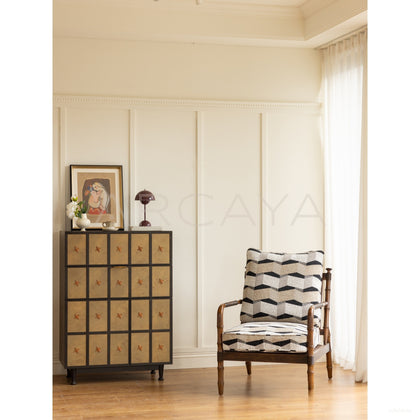 Vintage Relaxed Lounge Chair - scene
