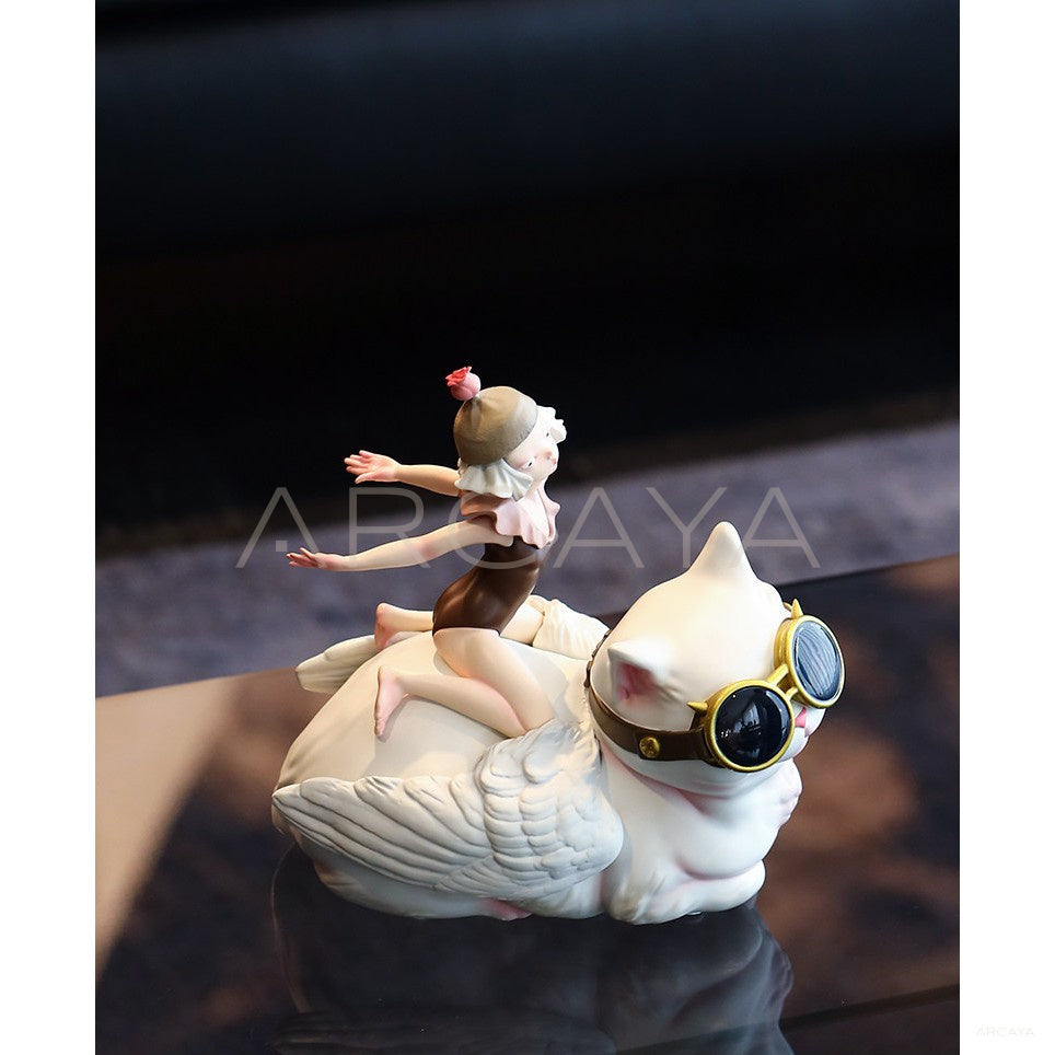 Cat Boss Artist Figurine in detail