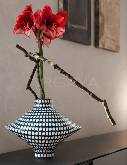 Dadan Hand Painted Geometric Vase Dining - scene