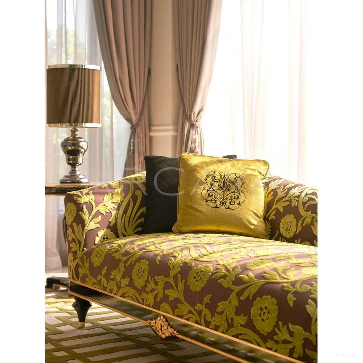 Classical Chaise Lounge in detail