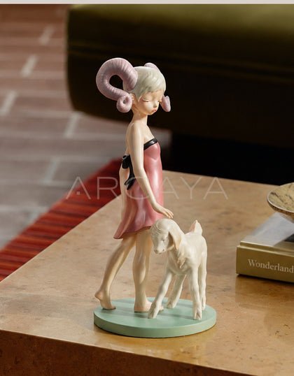 Hardcore Lolita Art Figurine - scene