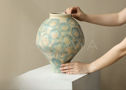 Jingdezhen Vintage Wabi Sabi Vase Designer - scene