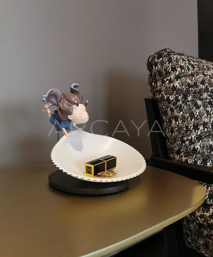 Shell Memory Artist Key Tray - scene
